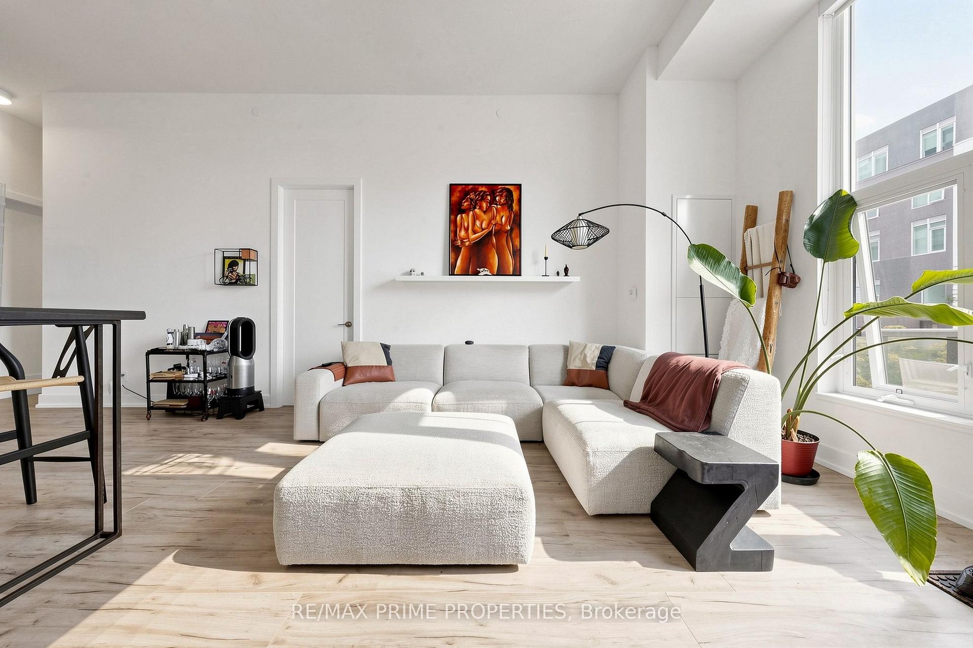 Photo 17 of Unit 19, 25 Adra Grado Way, North York, Bayview Village — HOMEH