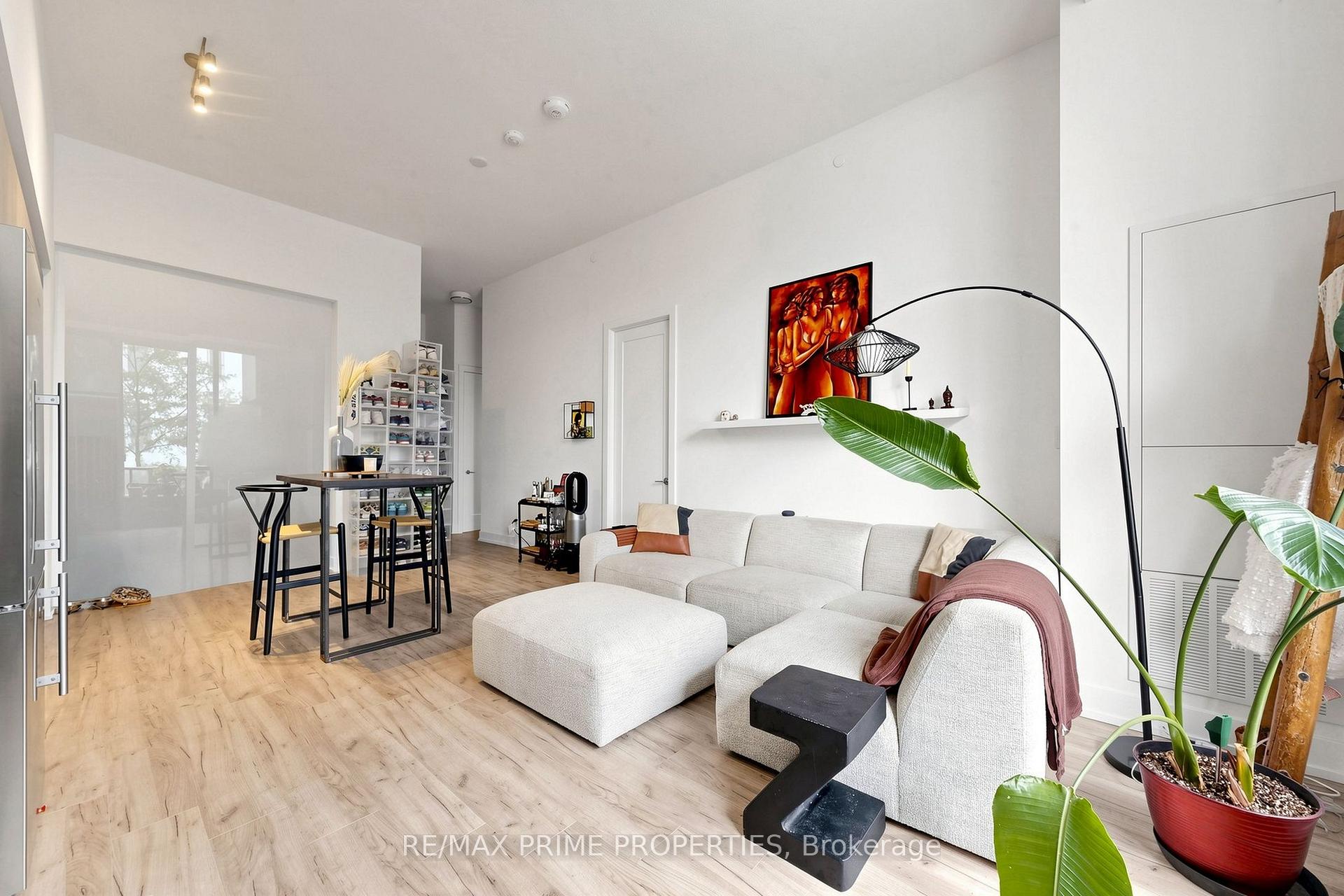 Photo 18 of Unit 19, 25 Adra Grado Way, North York, Bayview Village — HOMEH