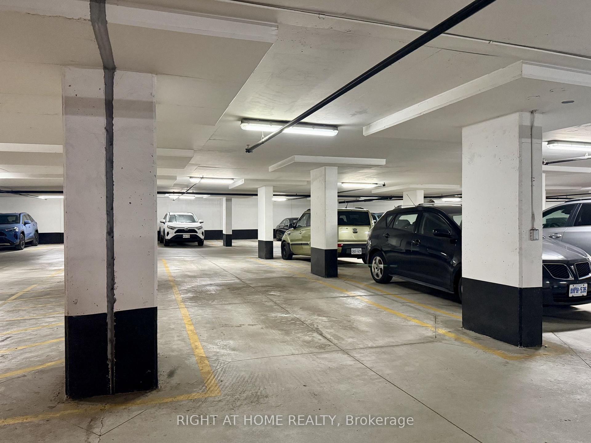 Photo 11 of Unit 310, 131 Upper Duke Crescent, Markham, Unionville — HOMEH