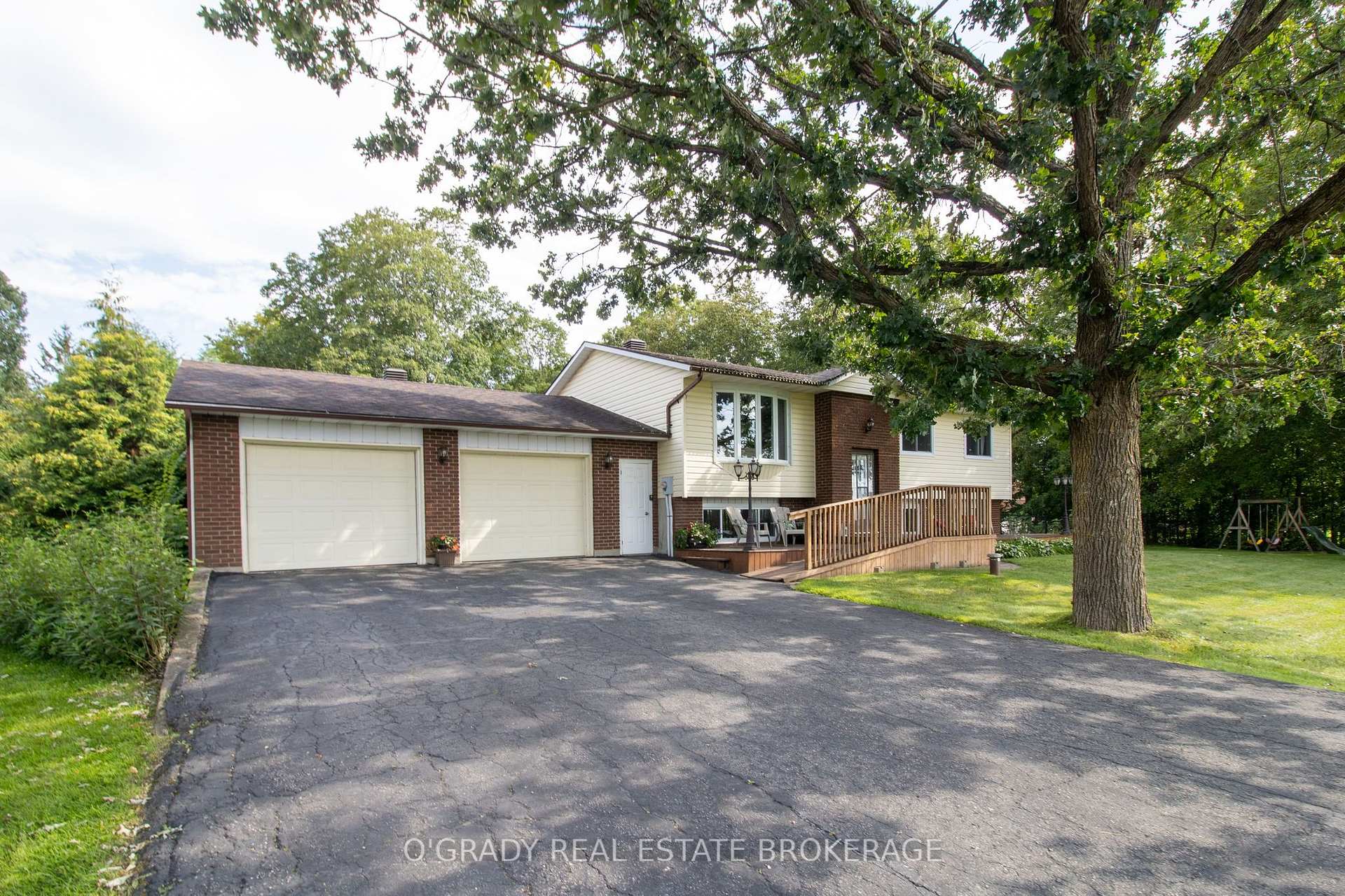 Photo 1 of 5217 Algonquin Road, Augusta, Augusta Twp — HOMEH
