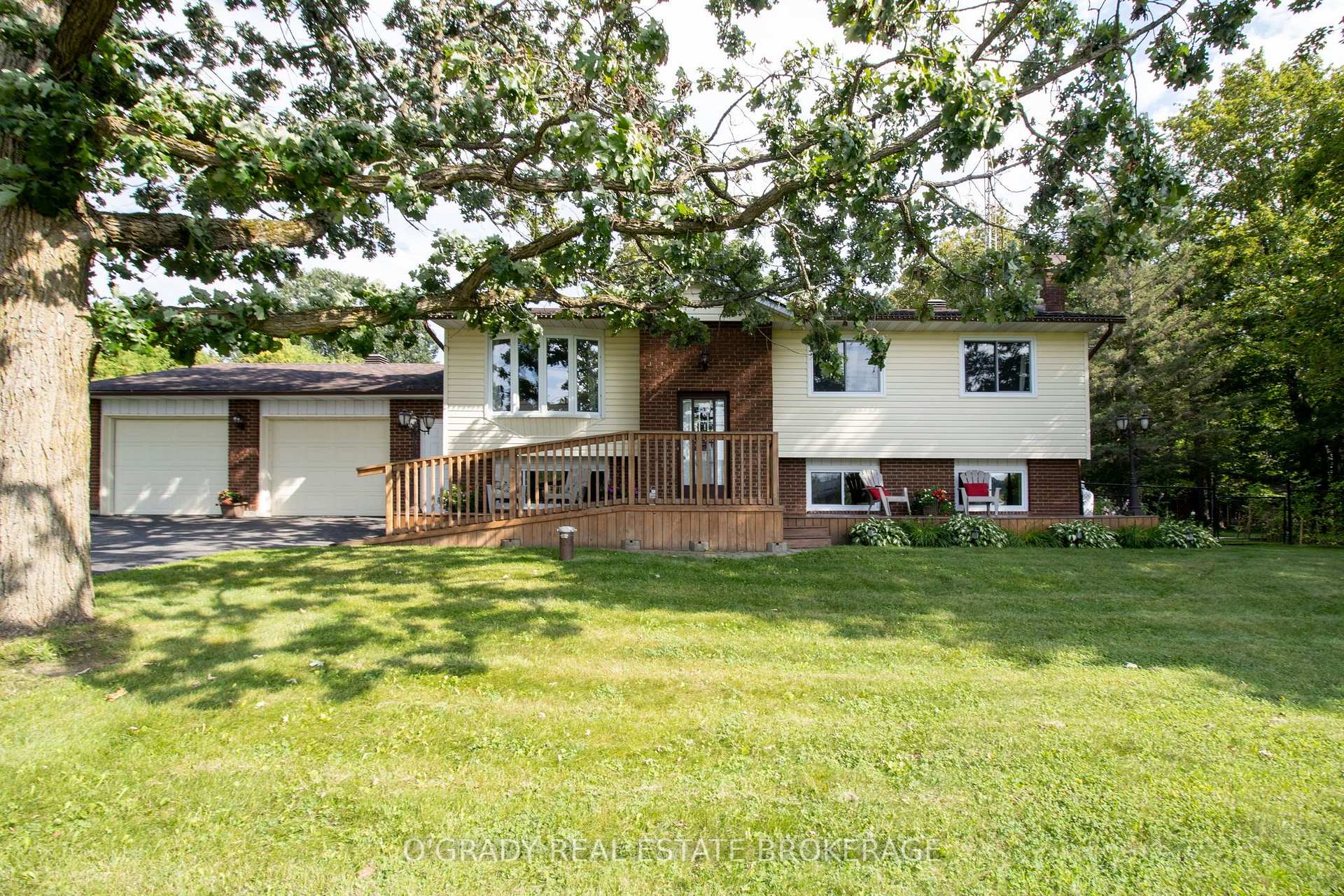 Photo 2 of 5217 Algonquin Road, Augusta, Augusta Twp — HOMEH