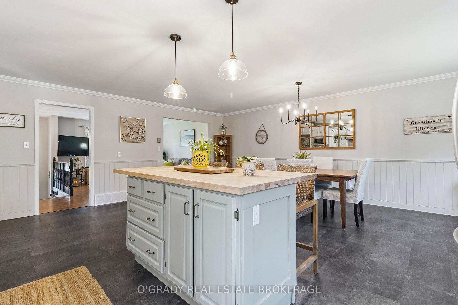 Photo 16 of 5217 Algonquin Road, Augusta, Augusta Twp — HOMEH