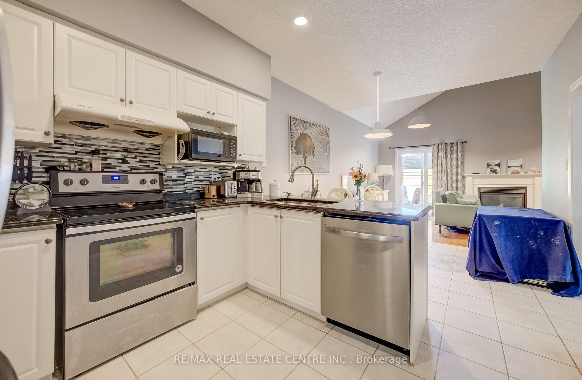 Photo 9 of 295 Gatehouse Drive, Cambridge, Little's Corners — HOMEH