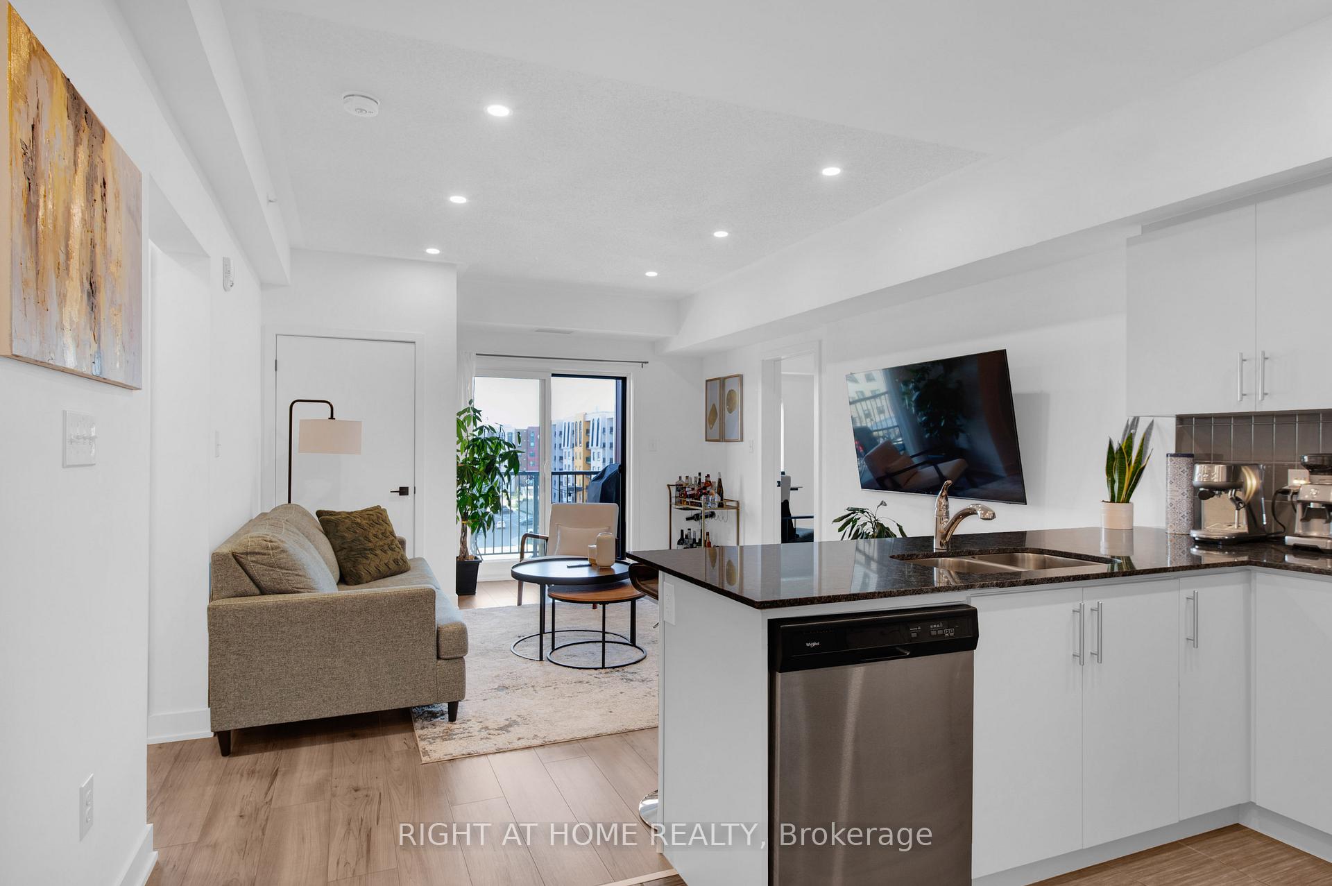 Photo 8 of Unit 507, 4 Spice Way, Barrie, Rural Barrie Southeast — HOMEH