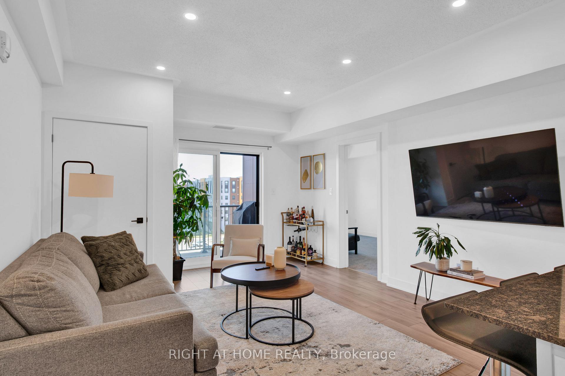 Photo 9 of Unit 507, 4 Spice Way, Barrie, Rural Barrie Southeast — HOMEH