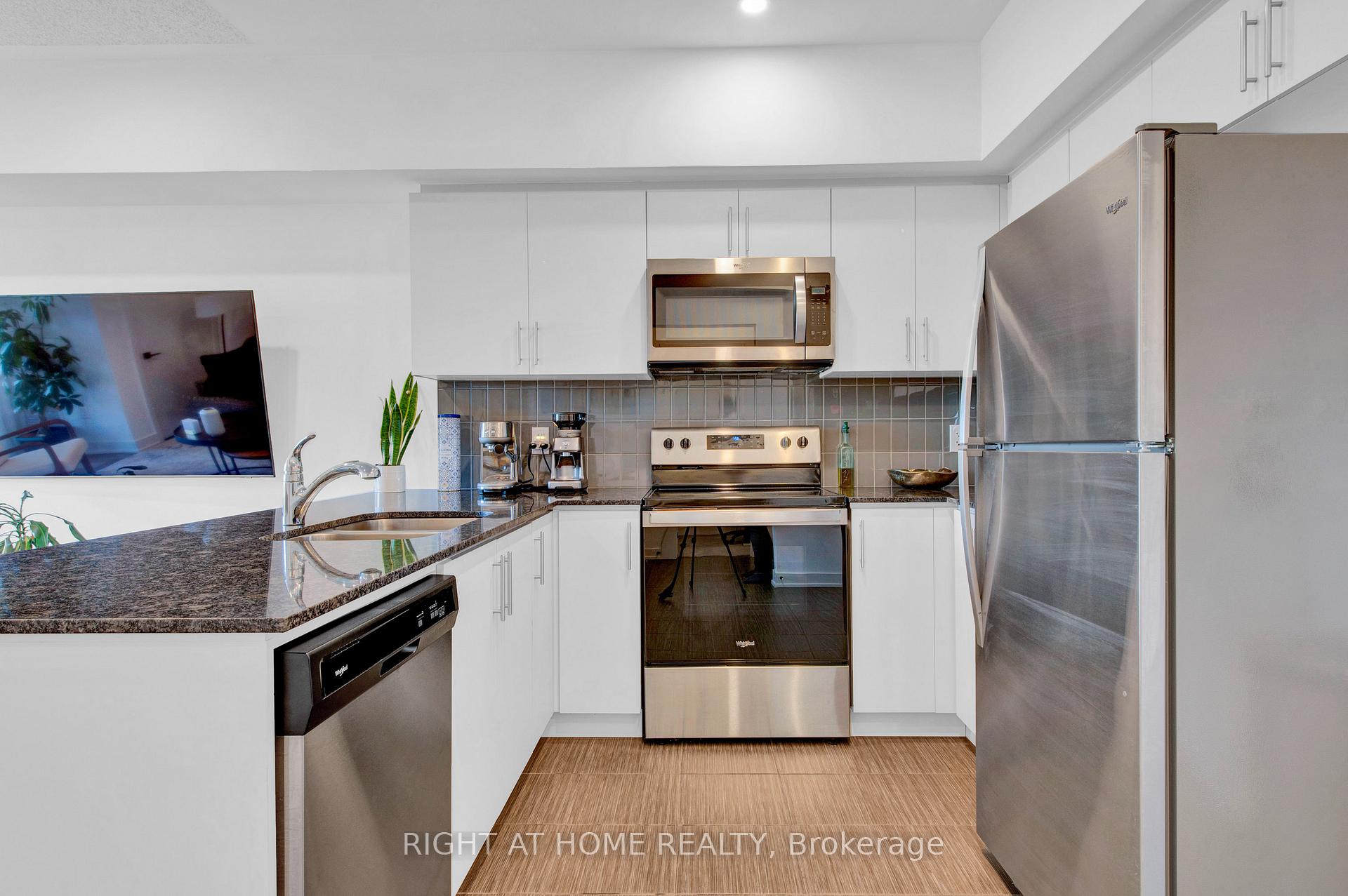 Photo 14 of Unit 507, 4 Spice Way, Barrie, Rural Barrie Southeast — HOMEH