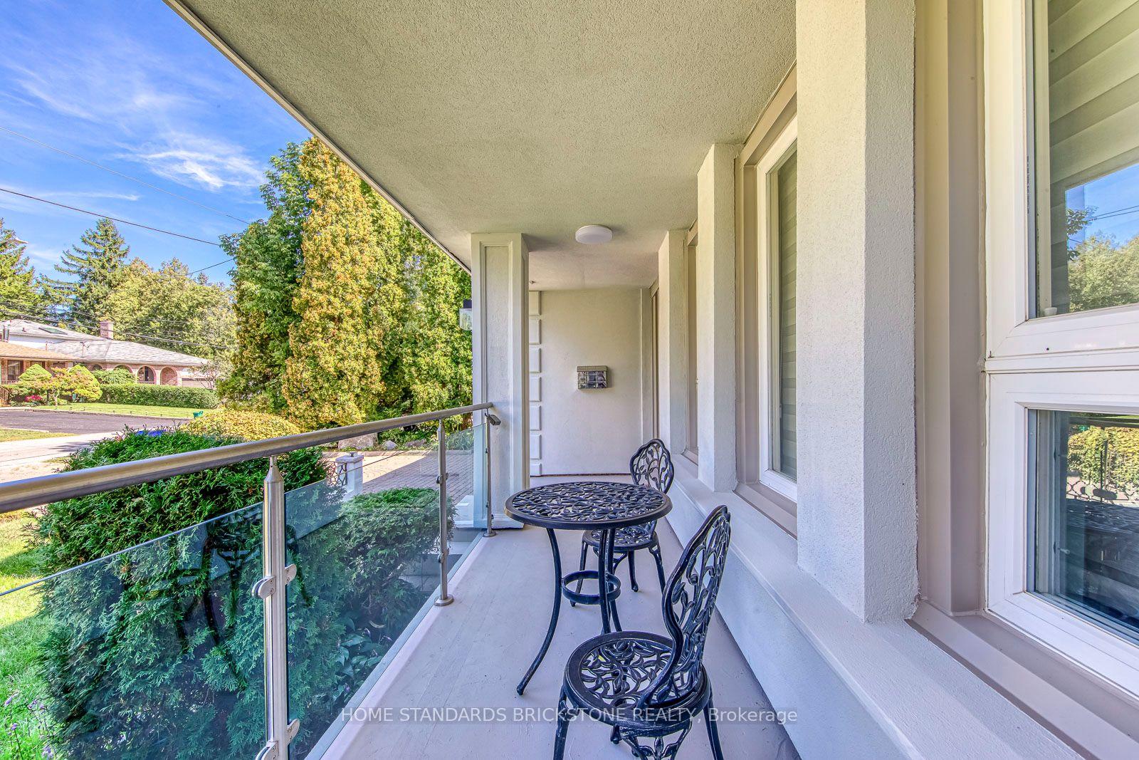 Photo 4 of 181 Clark Avenue, Markham, Thornhill — HOMEH