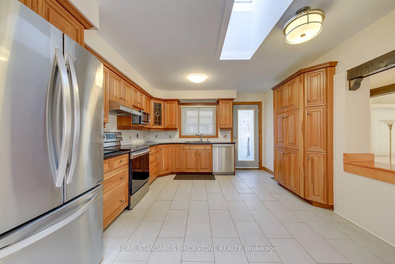 Photo 12 of 181 Clark Avenue, Markham, Thornhill — HOMEH
