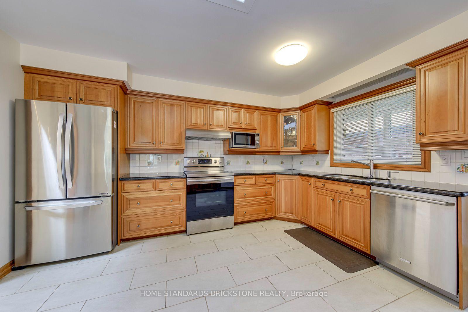 Photo 14 of 181 Clark Avenue, Markham, Thornhill — HOMEH
