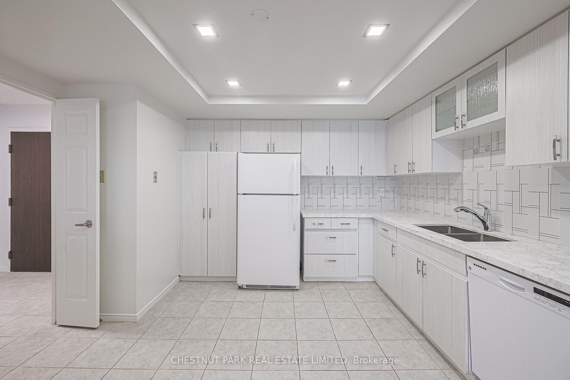 Photo 11 of Unit 305, 131 Beecroft Road, North York, Lansing-Westgate — HOMEH