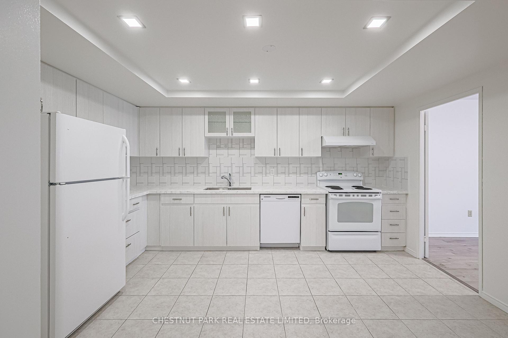 Photo 13 of Unit 305, 131 Beecroft Road, North York, Lansing-Westgate — HOMEH