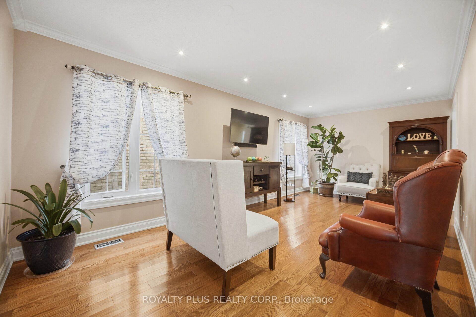 Photo 7 of 77 Arthurs Crescent, Brampton, Fletcher's West — HOMEH