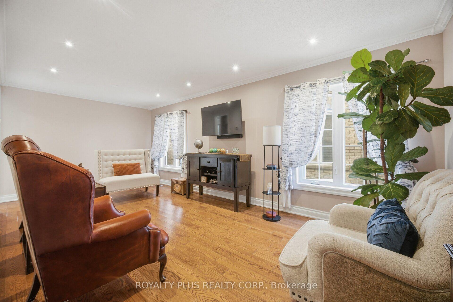 Photo 8 of 77 Arthurs Crescent, Brampton, Fletcher's West — HOMEH
