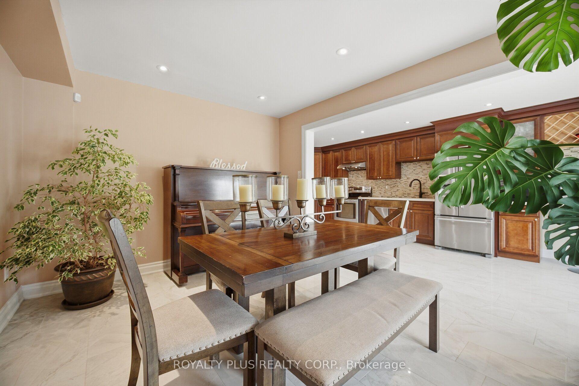Photo 15 of 77 Arthurs Crescent, Brampton, Fletcher's West — HOMEH