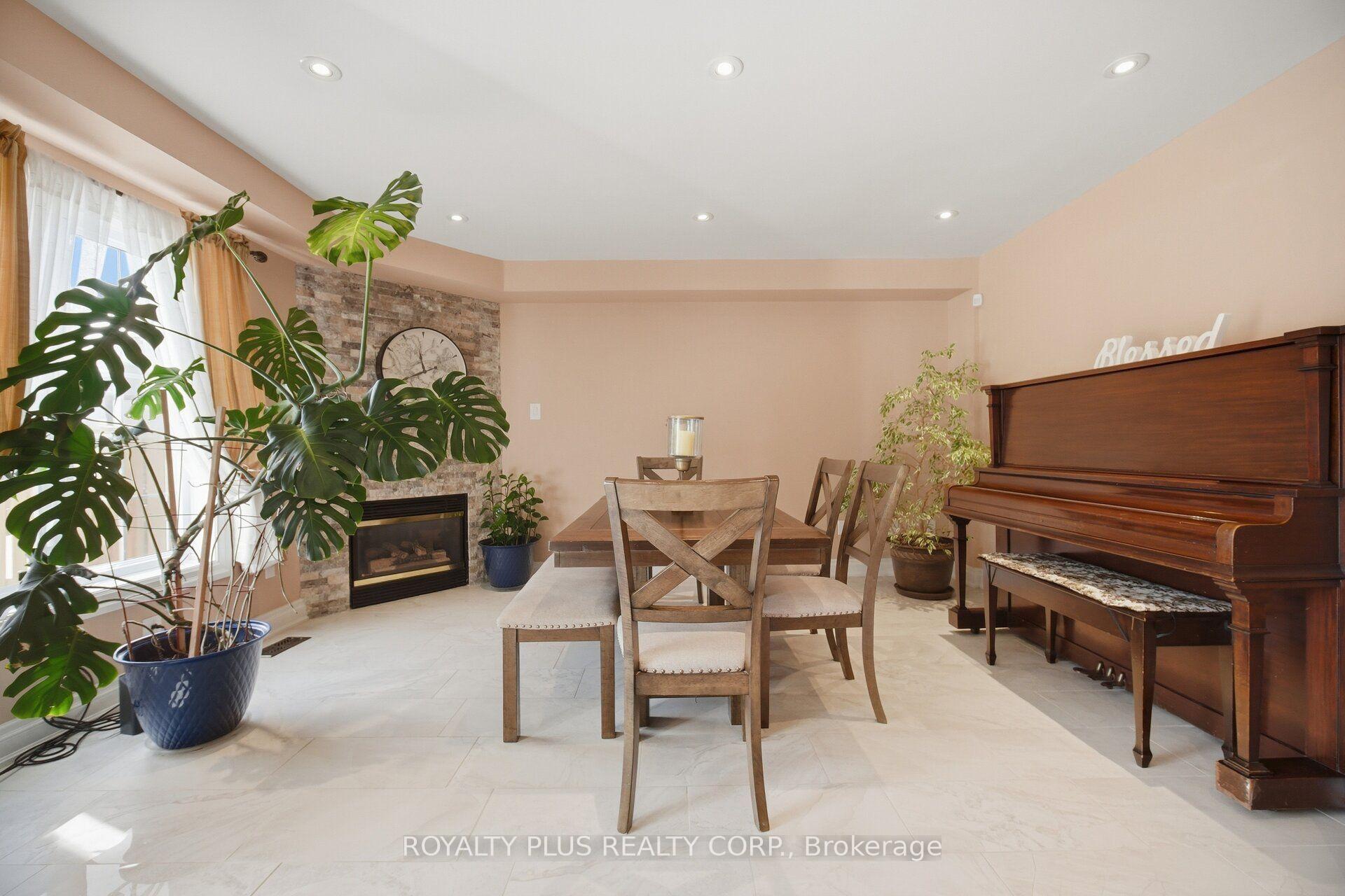 Photo 16 of 77 Arthurs Crescent, Brampton, Fletcher's West — HOMEH