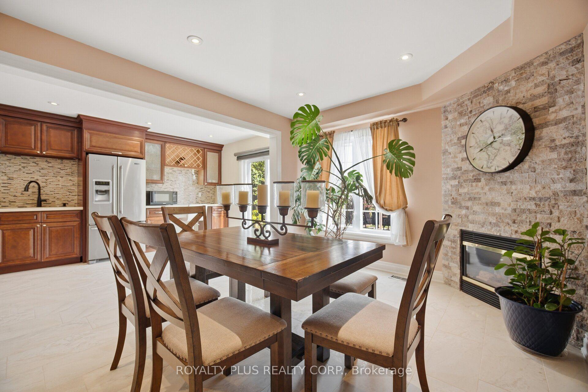 Photo 17 of 77 Arthurs Crescent, Brampton, Fletcher's West — HOMEH