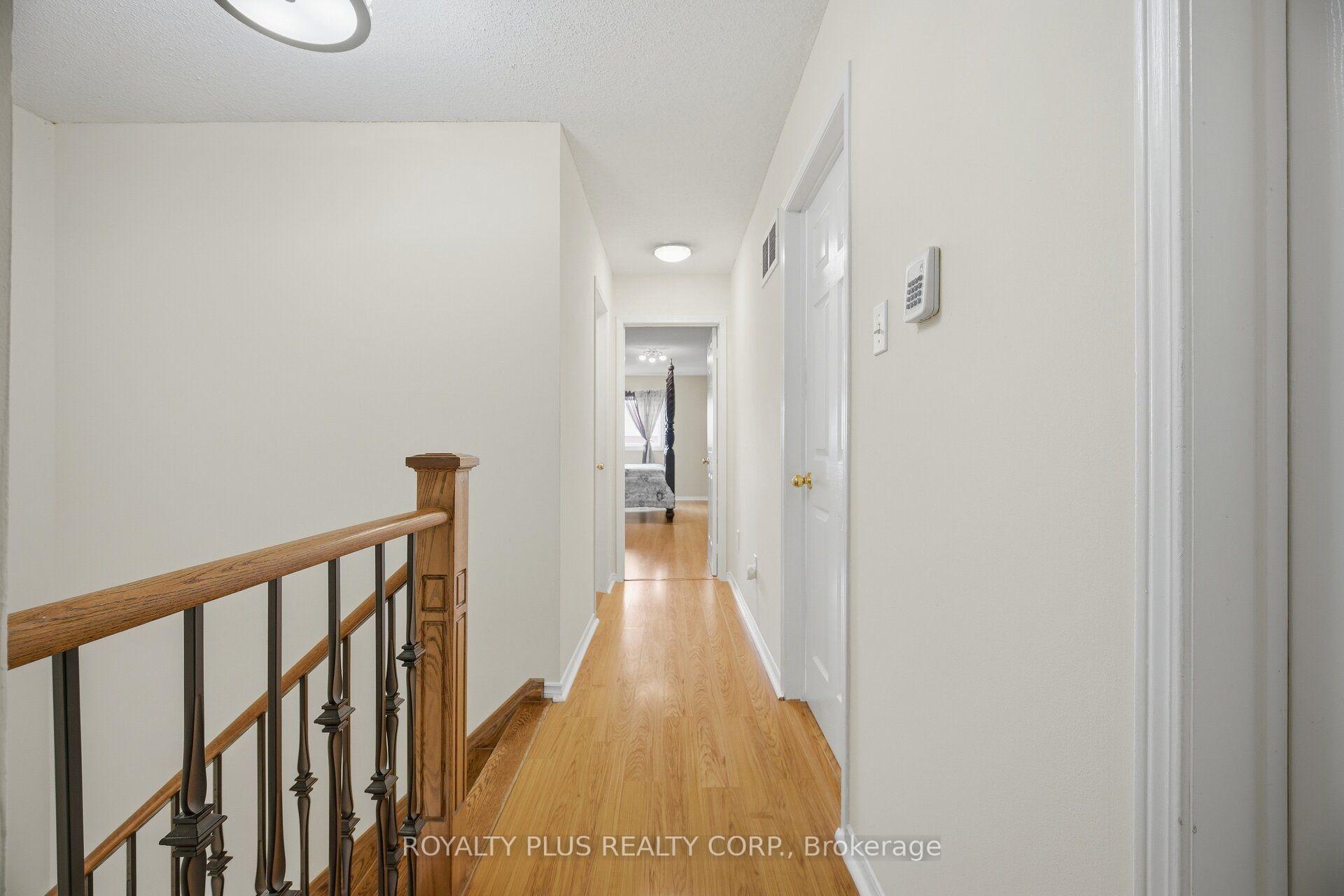 Photo 19 of 77 Arthurs Crescent, Brampton, Fletcher's West — HOMEH