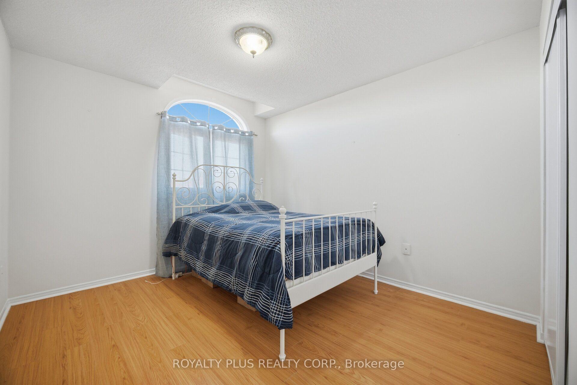 Photo 23 of 77 Arthurs Crescent, Brampton, Fletcher's West — HOMEH