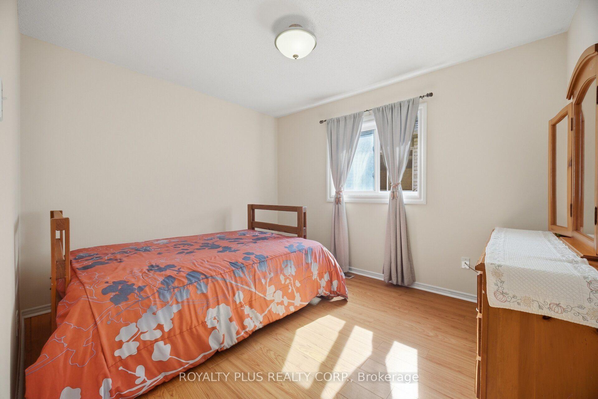 Photo 24 of 77 Arthurs Crescent, Brampton, Fletcher's West — HOMEH