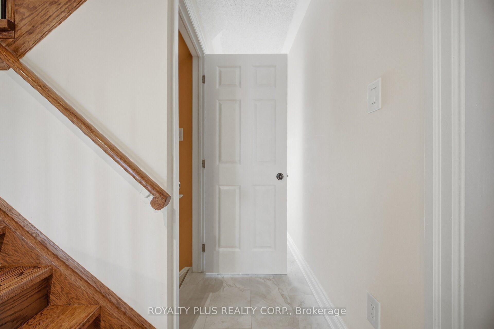 Photo 29 of 77 Arthurs Crescent, Brampton, Fletcher's West — HOMEH