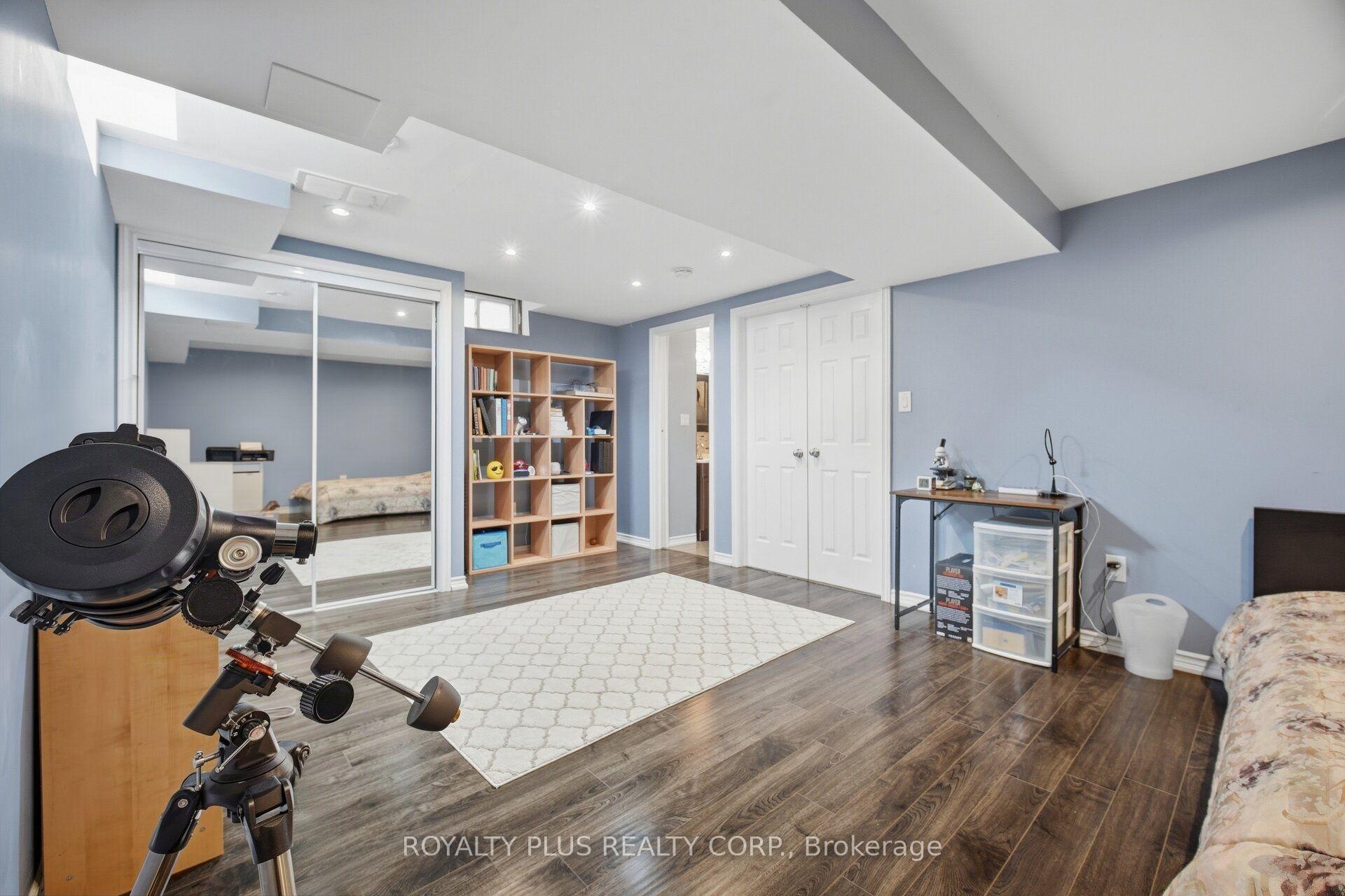 Photo 34 of 77 Arthurs Crescent, Brampton, Fletcher's West — HOMEH