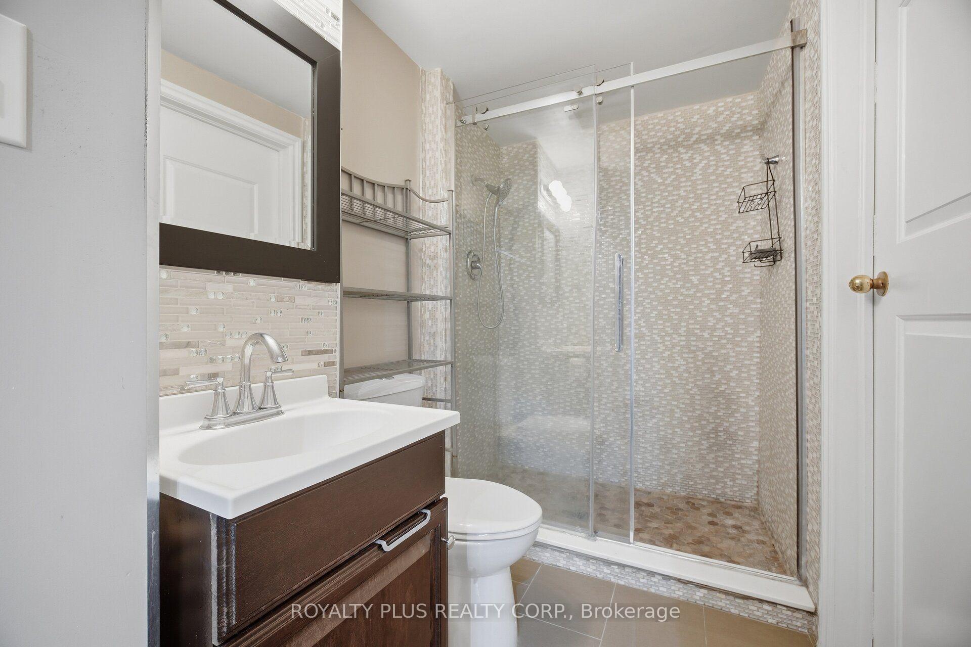 Photo 35 of 77 Arthurs Crescent, Brampton, Fletcher's West — HOMEH