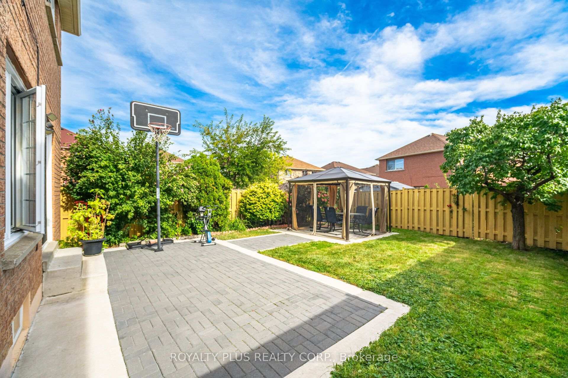 Photo 39 of 77 Arthurs Crescent, Brampton, Fletcher's West — HOMEH
