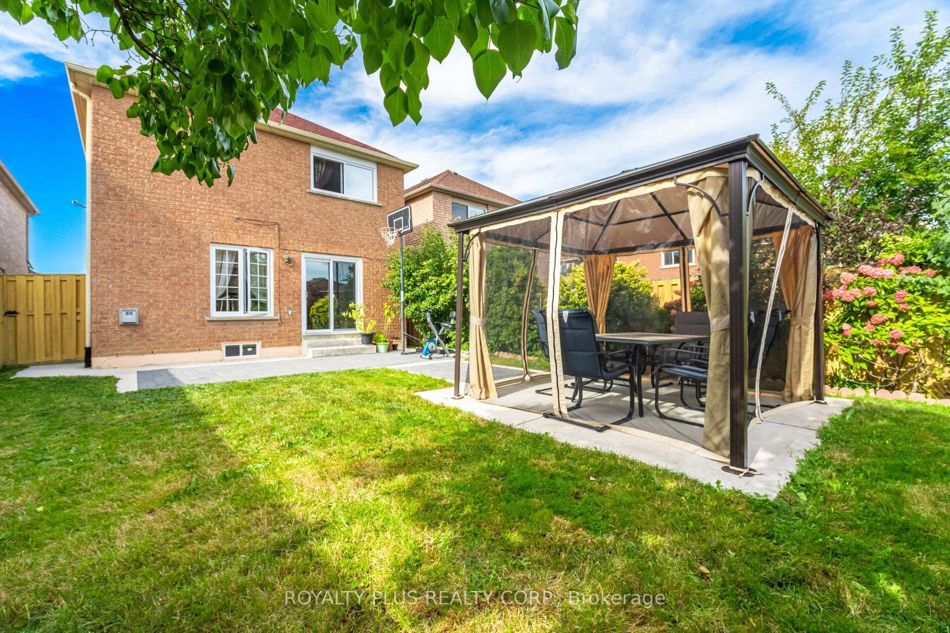 Photo 41 of 77 Arthurs Crescent, Brampton, Fletcher's West — HOMEH