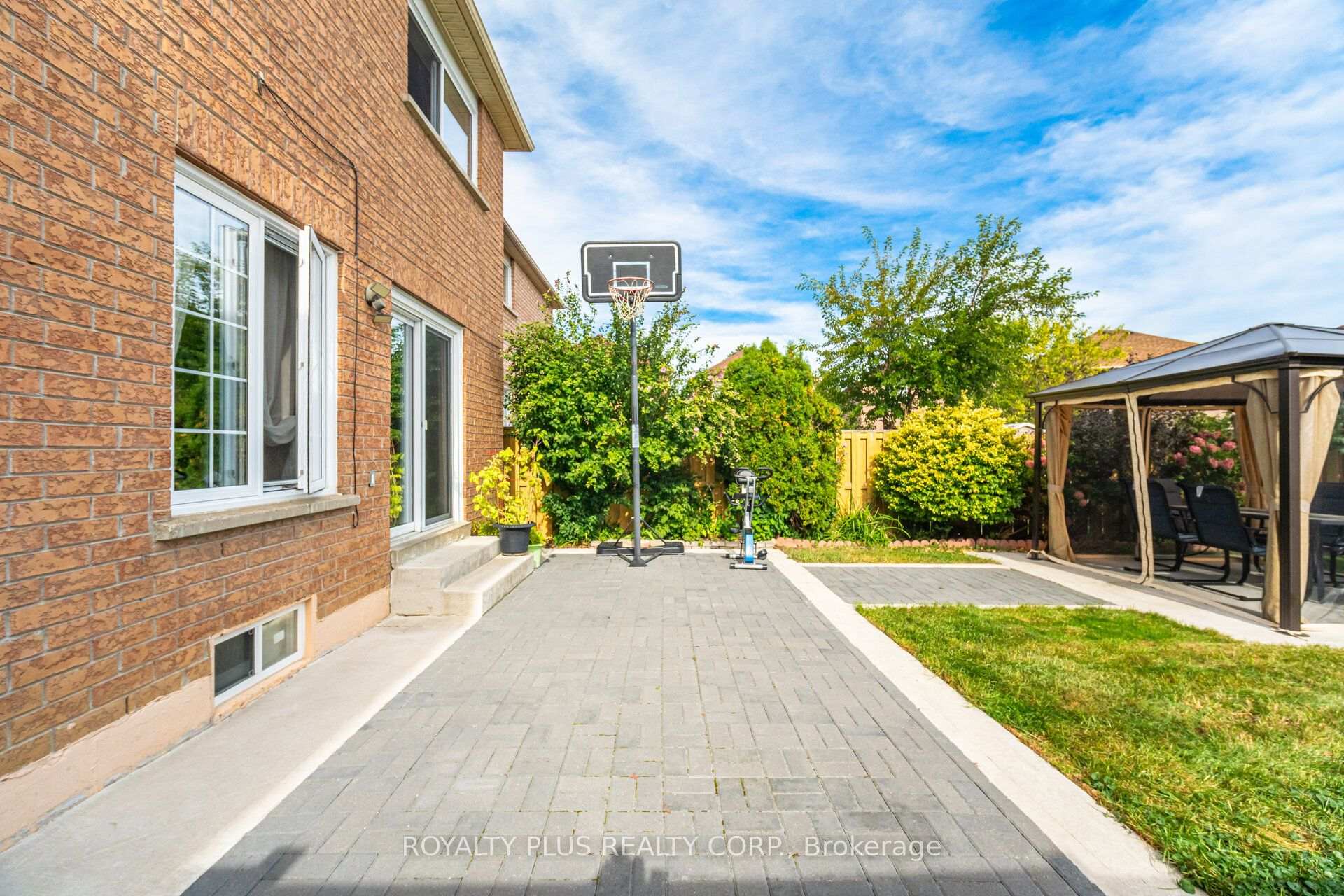 Photo 46 of 77 Arthurs Crescent, Brampton, Fletcher's West — HOMEH