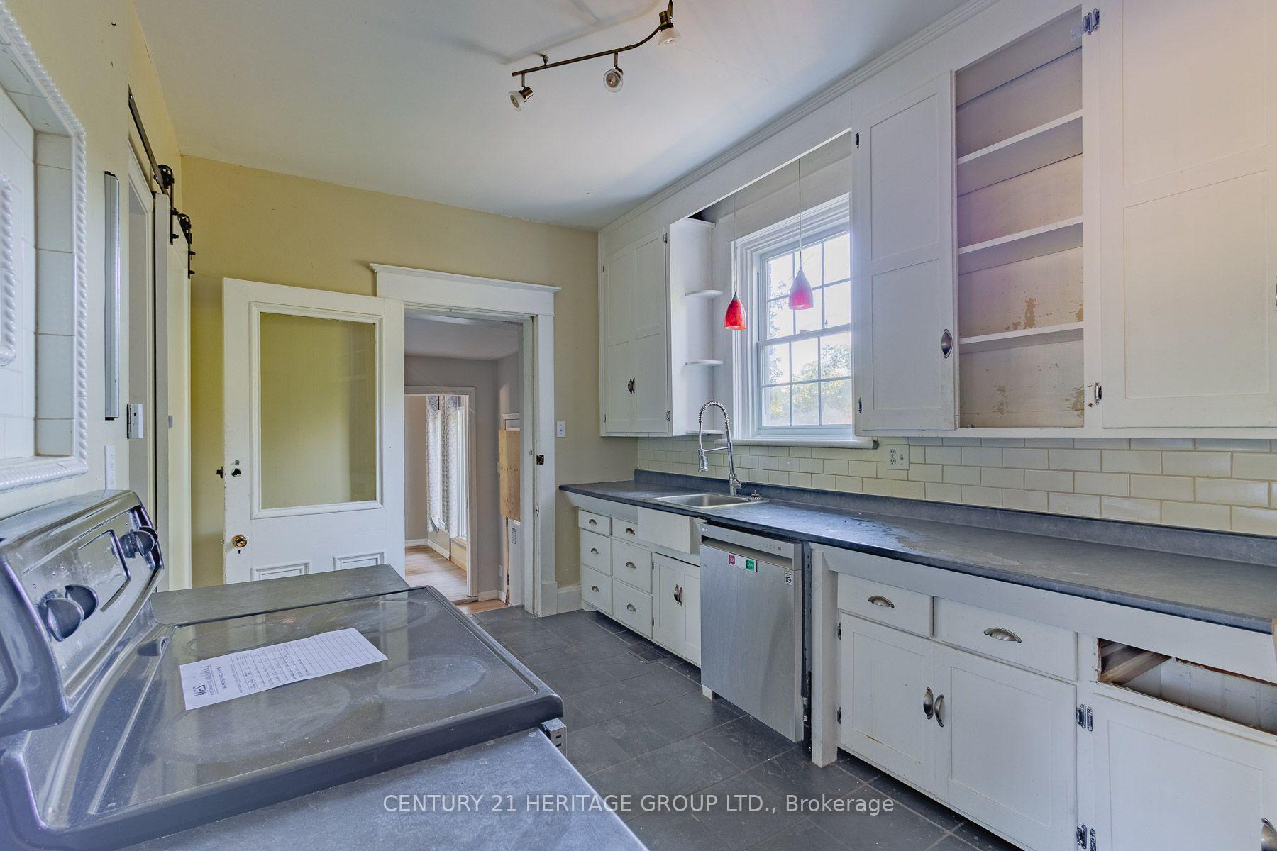 Photo 12 of 120 Welland Street, Pembroke, Pembroke — HOMEH