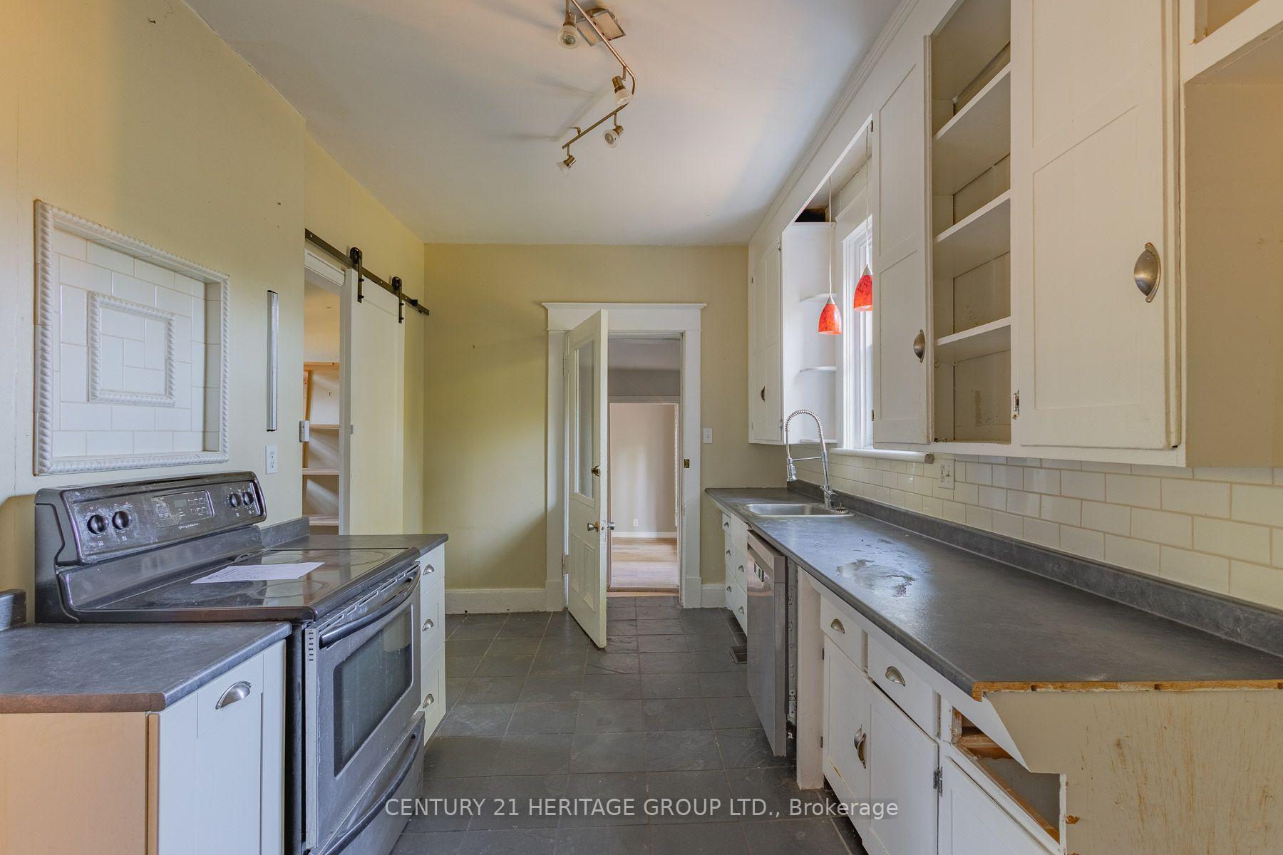 Photo 13 of 120 Welland Street, Pembroke, Pembroke — HOMEH