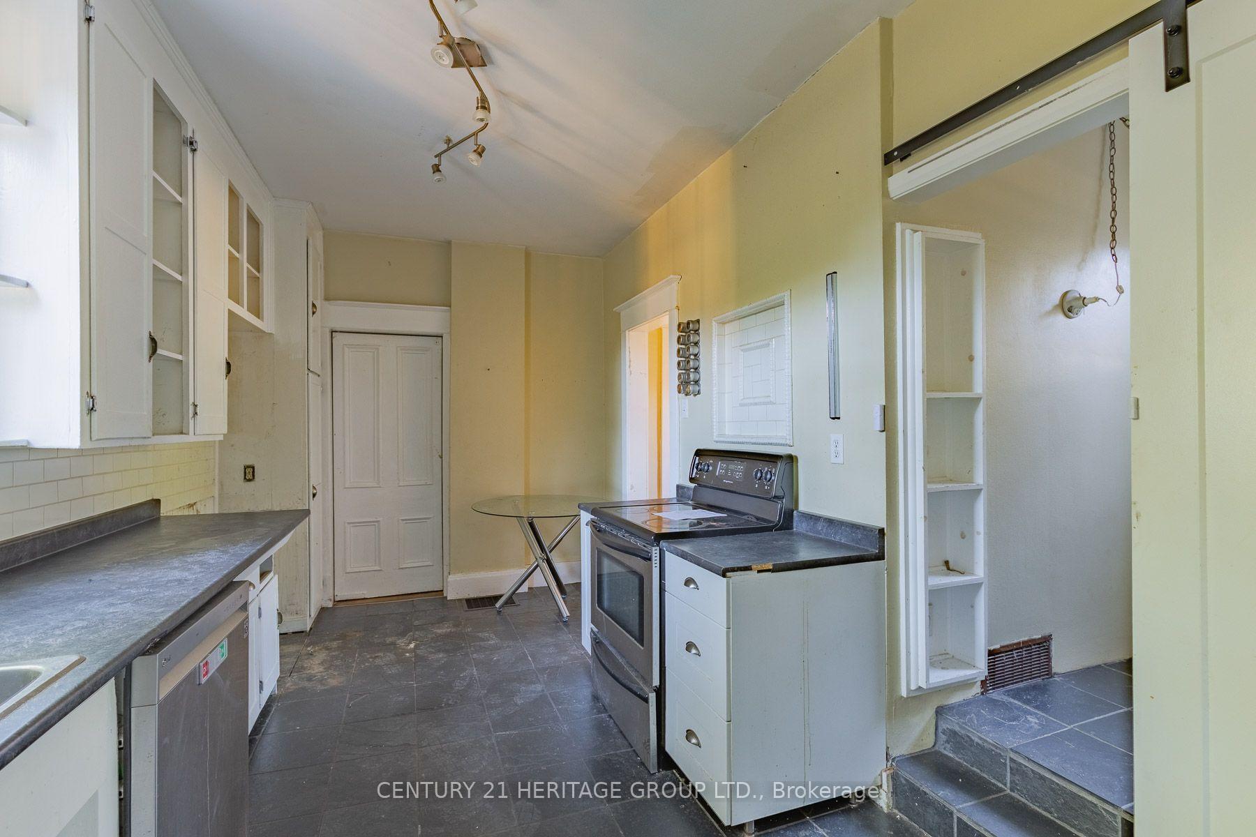 Photo 14 of 120 Welland Street, Pembroke, Pembroke — HOMEH
