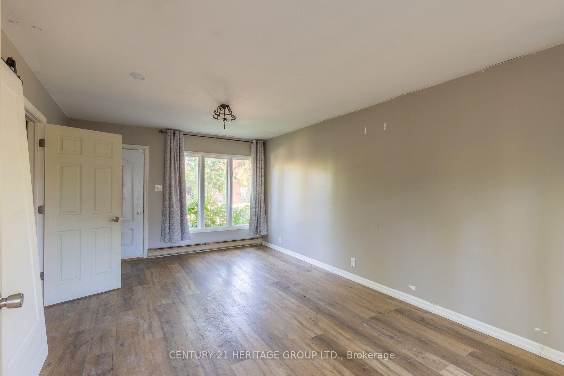 Photo 15 of 120 Welland Street, Pembroke, Pembroke — HOMEH