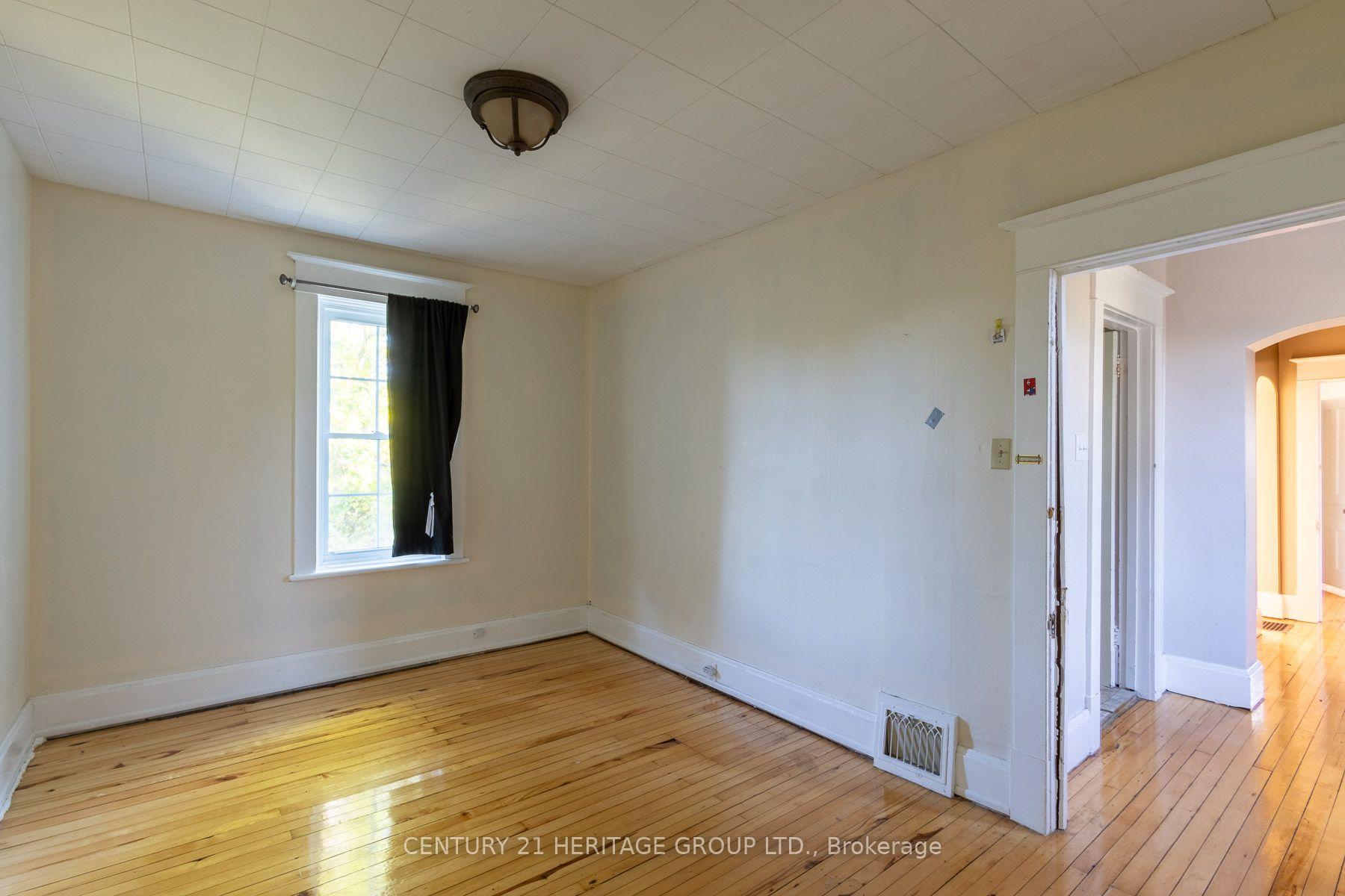 Photo 21 of 120 Welland Street, Pembroke, Pembroke — HOMEH