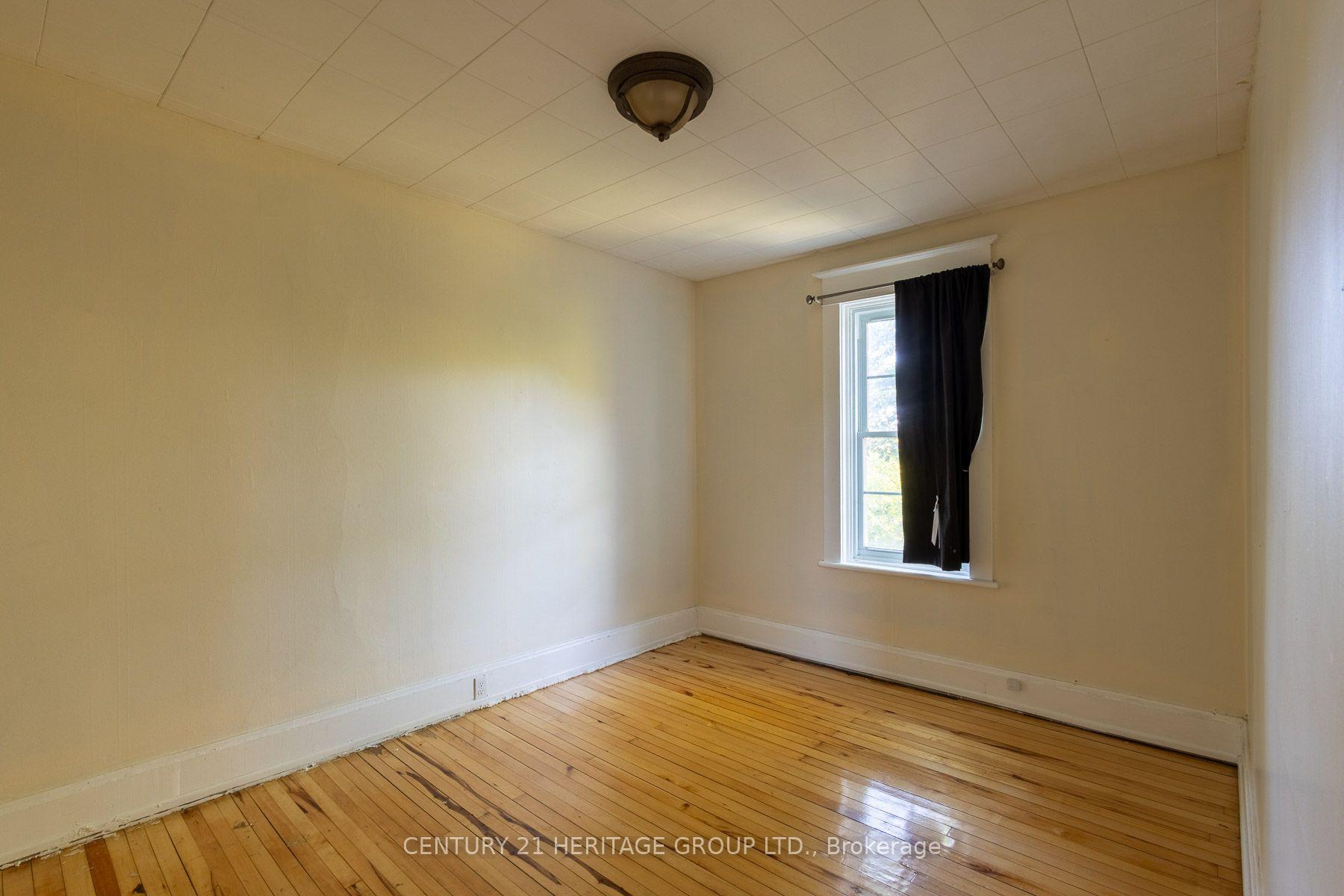 Photo 26 of 120 Welland Street, Pembroke, Pembroke — HOMEH