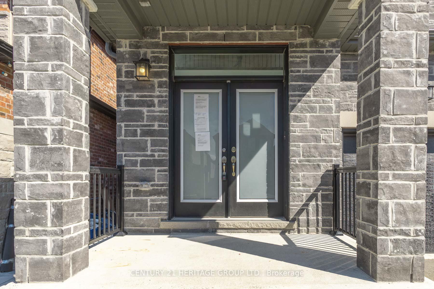Photo 3 of 172 Franklin Trail, Barrie, Rural Barrie Southwest — HOMEH
