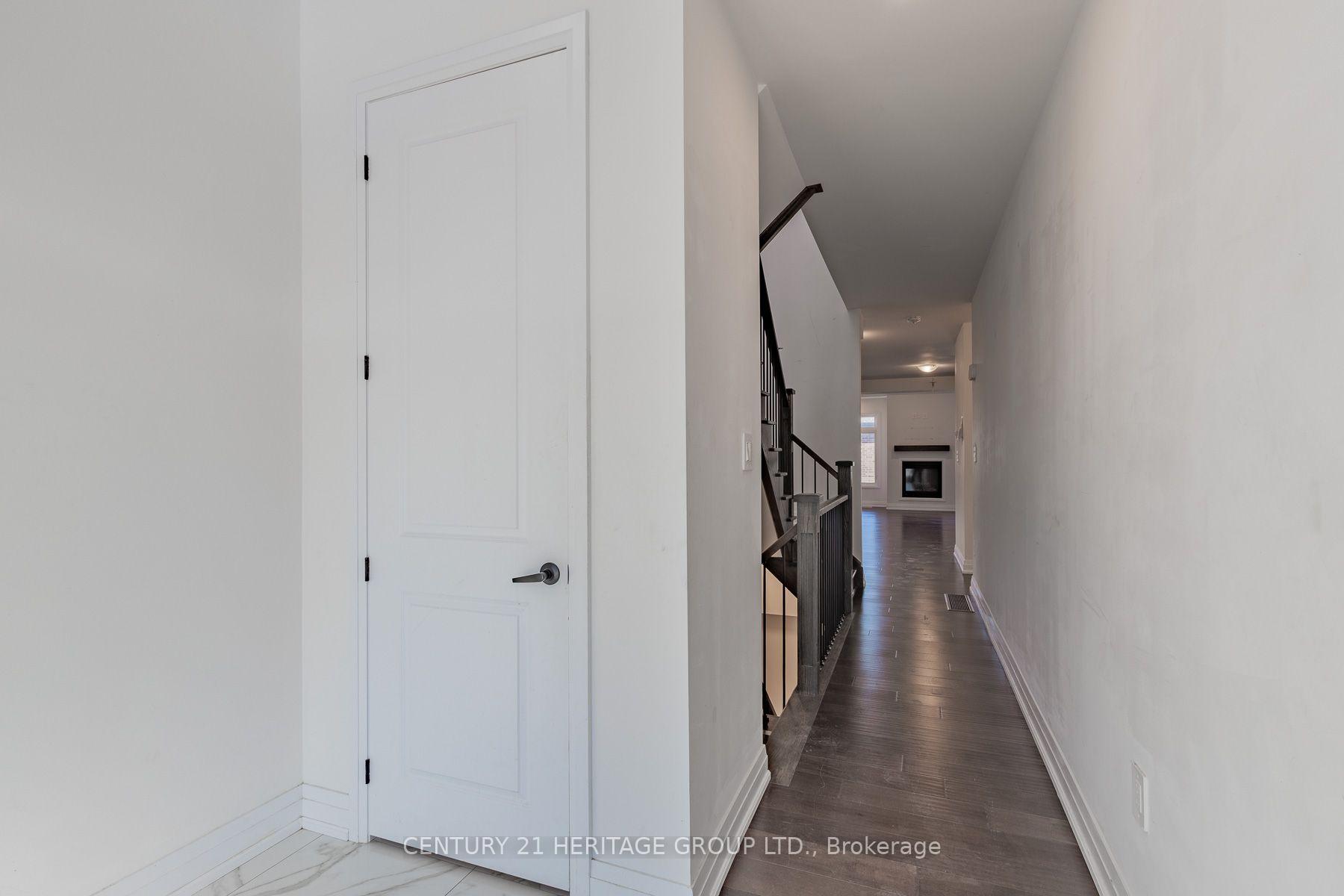 Photo 5 of 172 Franklin Trail, Barrie, Rural Barrie Southwest — HOMEH