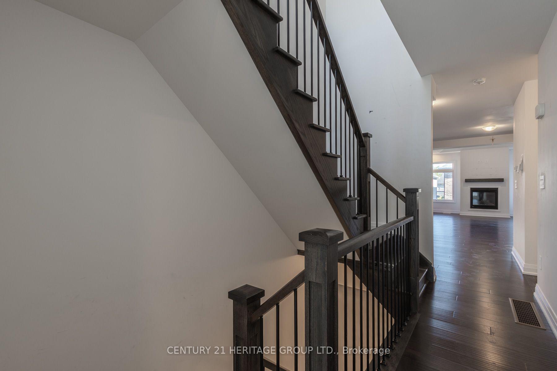 Photo 6 of 172 Franklin Trail, Barrie, Rural Barrie Southwest — HOMEH