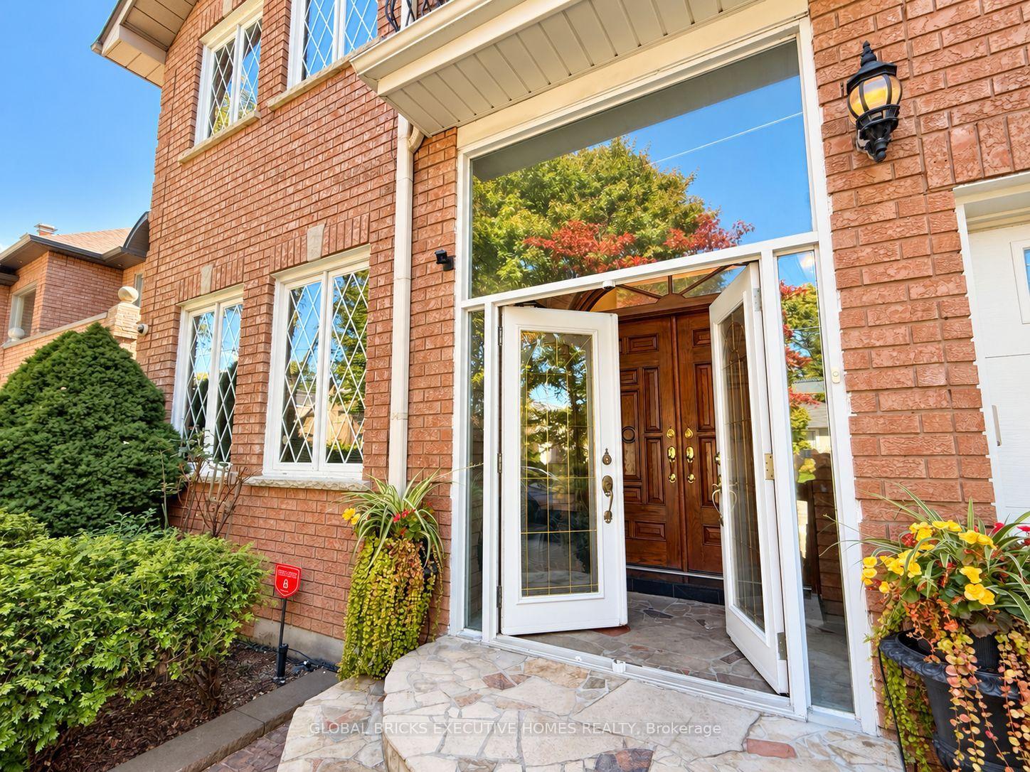 Photo 3 of 375 Princess Avenue, North York, Willowdale East — HOMEH