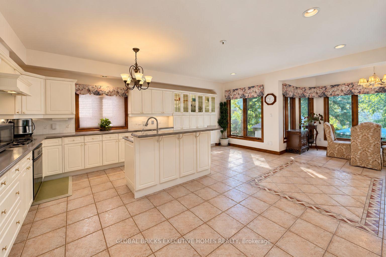 Photo 9 of 375 Princess Avenue, North York, Willowdale East — HOMEH