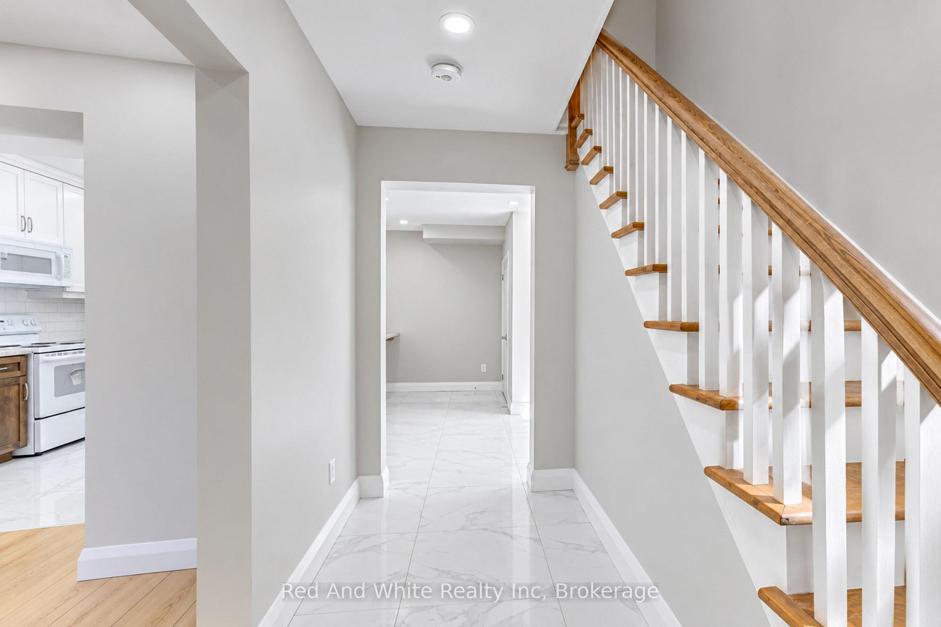 Photo 6 of 18 Miehm Place, Kitchener, Civic Centre — HOMEH