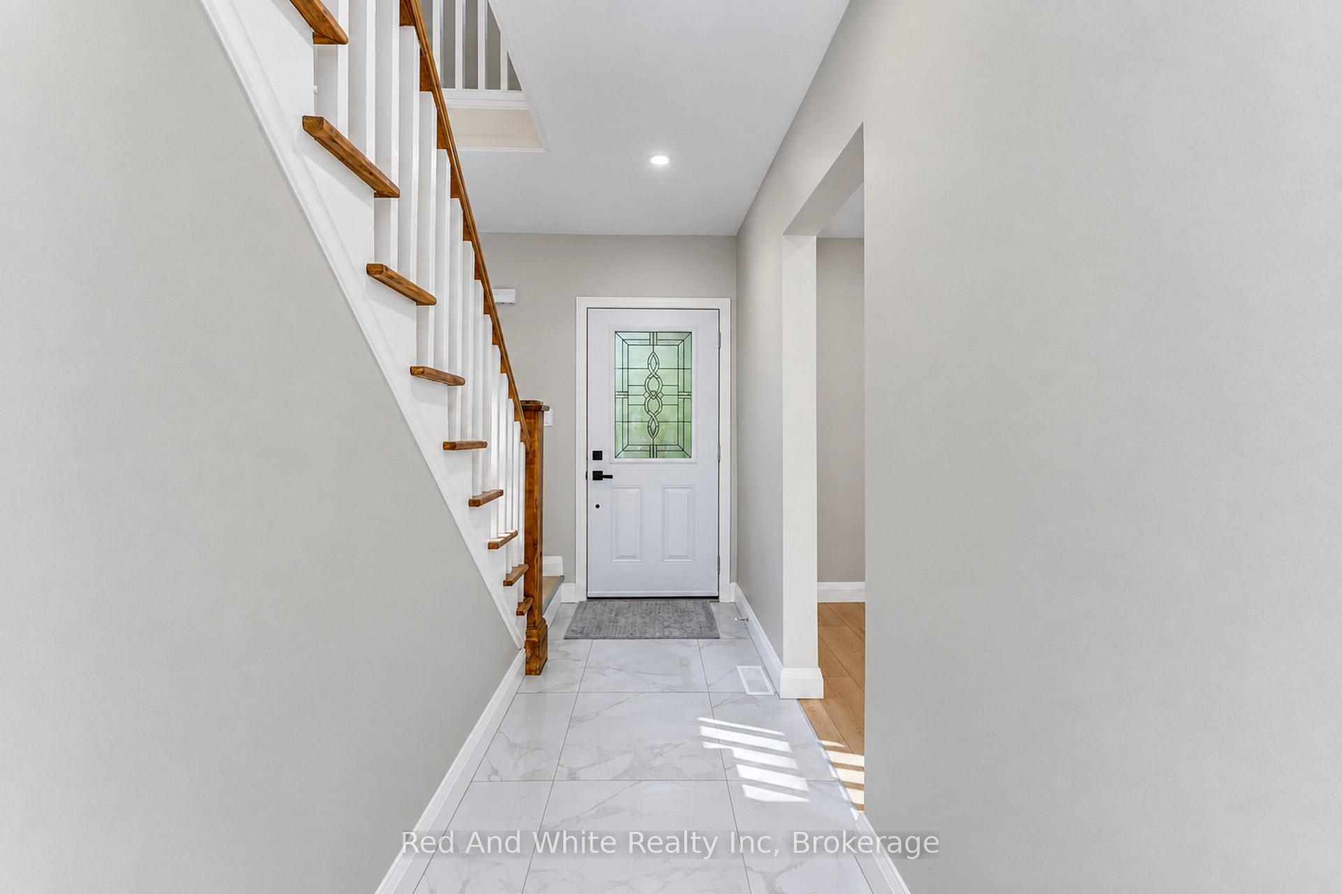 Photo 7 of 18 Miehm Place, Kitchener, Civic Centre — HOMEH