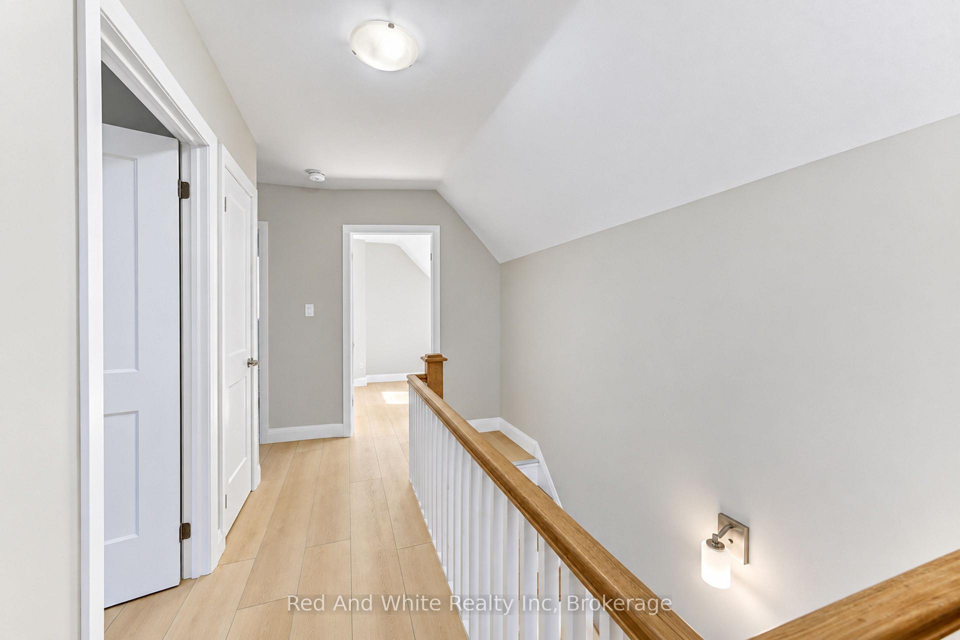 Photo 23 of 18 Miehm Place, Kitchener, Civic Centre — HOMEH