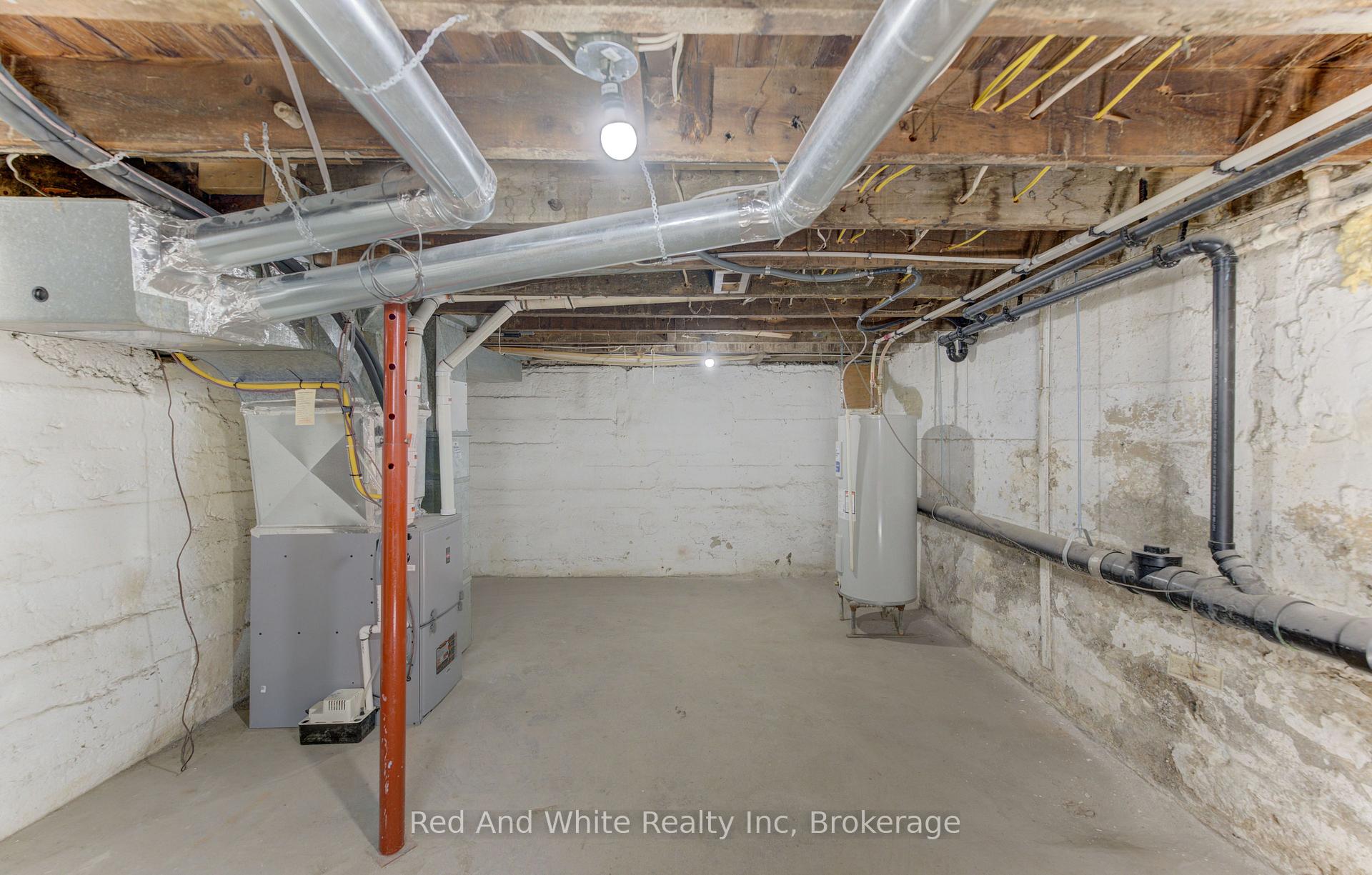 Photo 36 of 18 Miehm Place, Kitchener, Civic Centre — HOMEH