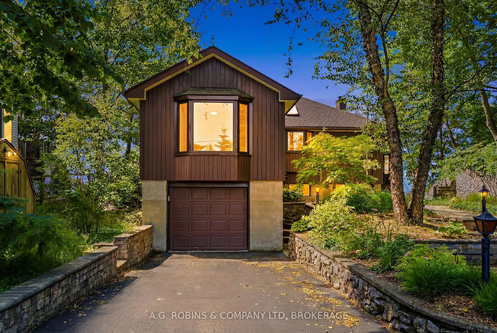 Photo 3 of 10599 Lakeshore Road, Wainfleet, Lakeshore — HOMEH