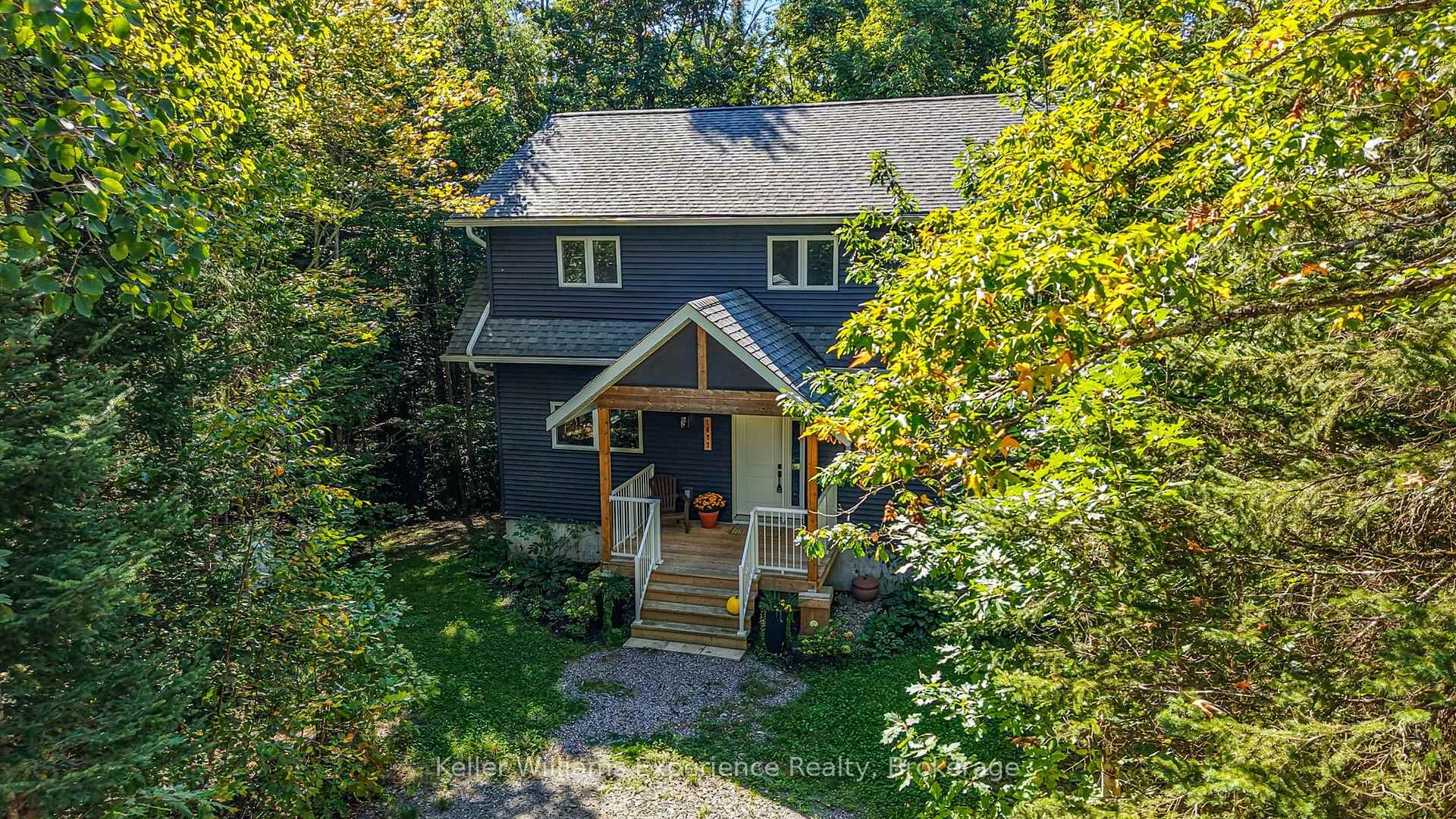 Photo 2 of 1077 Holiday Park Drive, Bracebridge, Macaulay — HOMEH
