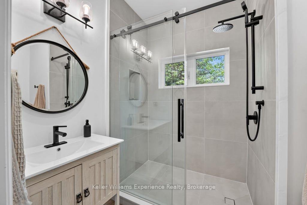 Photo 20 of 1077 Holiday Park Drive, Bracebridge, Macaulay — HOMEH