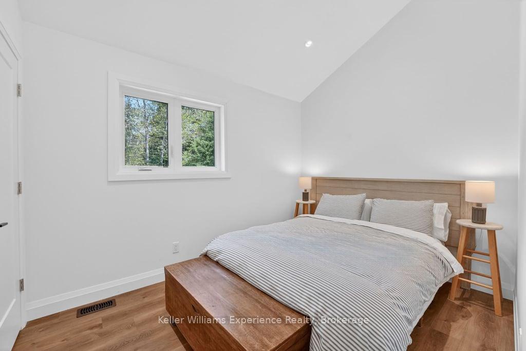 Photo 21 of 1077 Holiday Park Drive, Bracebridge, Macaulay — HOMEH