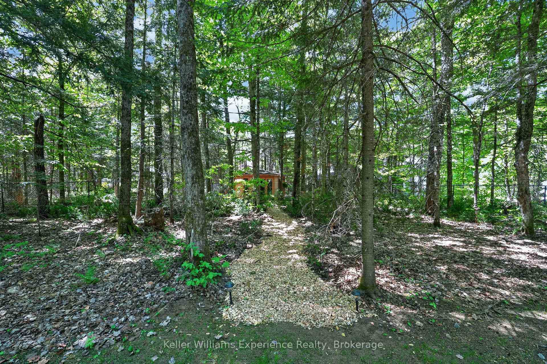 Photo 31 of 1077 Holiday Park Drive, Bracebridge, Macaulay — HOMEH