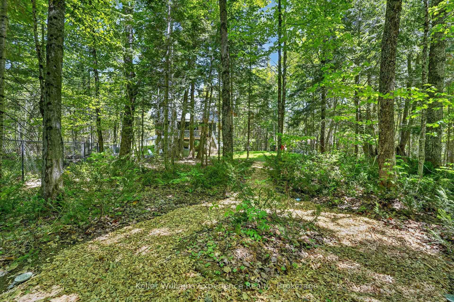 Photo 38 of 1077 Holiday Park Drive, Bracebridge, Macaulay — HOMEH
